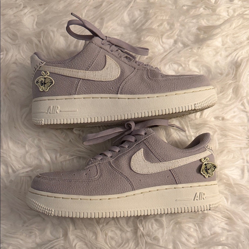Nike Women's Lavender Sneakers Size 6